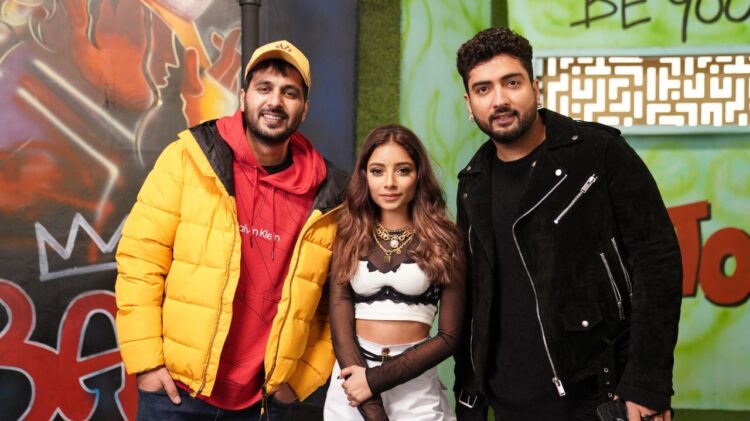 Jaani On Appraising Singer Simran Raj On Her Debut Song 'Kaali Shirt Waleyaa' Which Crossed 5 Million Views Within A Week
