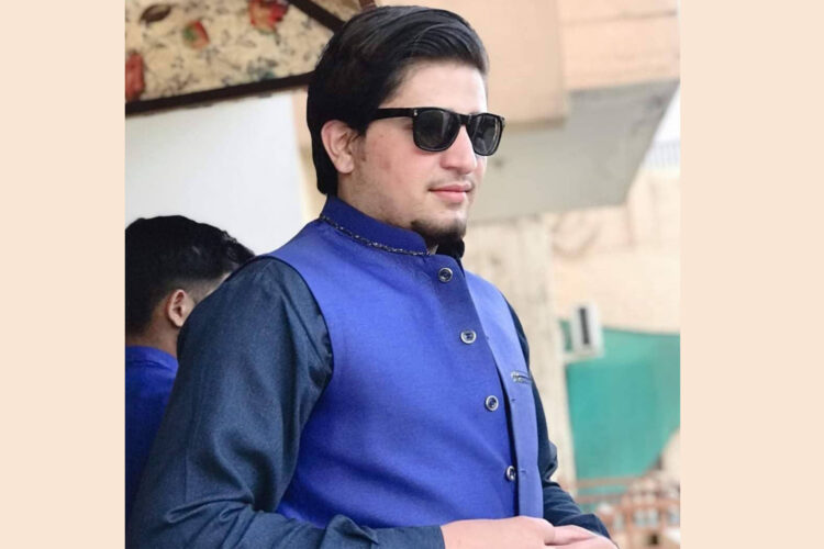 Know about Entrepreneur Humza Khan- the Musician cum Lawyer who’s becoming an Internet Sensation of late!