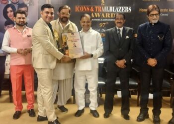 Save Earth Activist Sandeep Choudhary has been Awarded by Icons & Trailblazers Awards