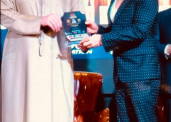 Satish Sanpal felicitated with Rise of Industry Emirates Business Awards