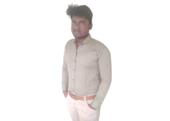 Deepak Kumar a successful entrepreneur digital marketer & consultant