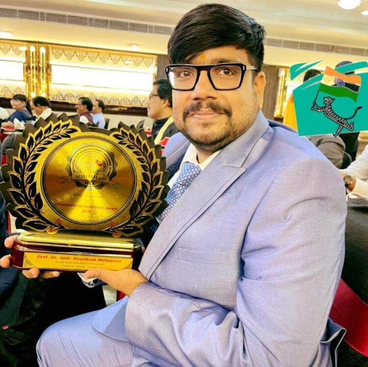 Deshpremi Rishi- Renowned Orrisa Activist receives Honorary Doctorate Award for Social Work and humanitarian services