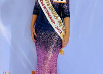 Narpinder Kaur an IT Professional from Chandigarh is crowned Runner Up at Mrs.INDIA My Identity 2022.