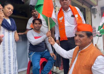 MLA of Udhna constituency Manubhai Patel takes out rally, pledges to plant 1.11 lakh saplings on Independence Day