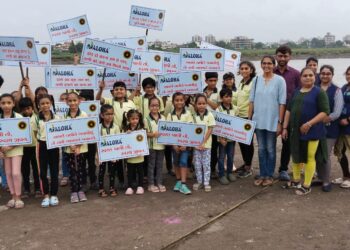 Aloha students take pledge to save Tapi River