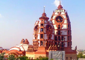 ISKCON Dwarka Hosts Peace Yagna in Memory of Kargil Martyrs