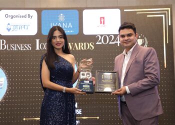 Amrita Rao Honors Top Entrepreneurs at Surat’s Business Icon Awards 2024″