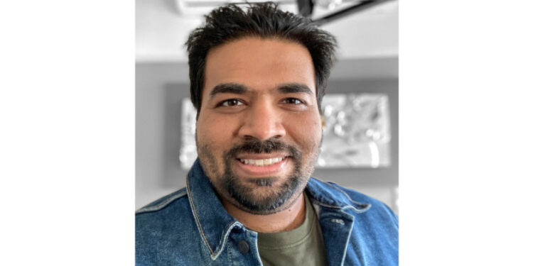 From Code to Couplets: Pune Technologist Mandar Palshikar Releases Debut Poetry Collection “Zindagi… Siyahi aur Jazbaat”